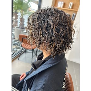 メンズパーマ×ゴールドメッシュカラー