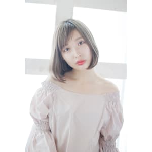 くすみベージュ/顎ライン/ワンレングスボブ/抜け感