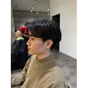 パーマの残留を活かした毛流れ