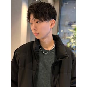 ニュアンスパーマ　センターパート　ツイストパーマ　爽やか