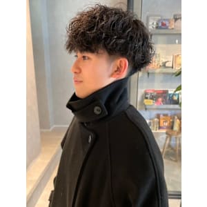 ツイストスパイラルパーマ　束感　ツーブロック　ショートパーマ