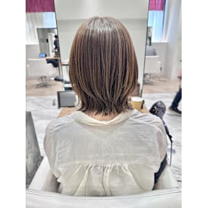 外はねボブ くびれボブ ミディアムレイヤーカット ウルフ