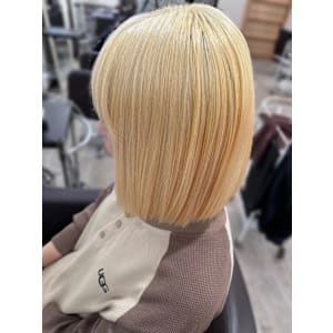 抜きっぱなしブロンドボブ