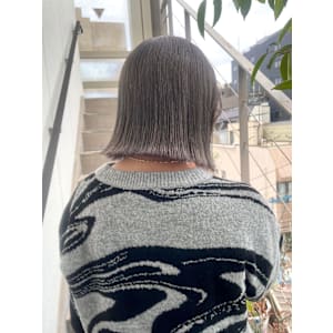 切りっぱなしボブ×ラベンダーグレー