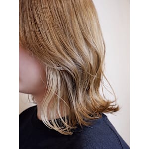 イヤリングハイトーンカラー