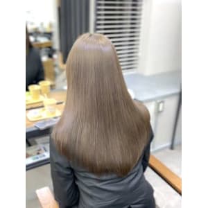 TIARA 博多店×スタイル