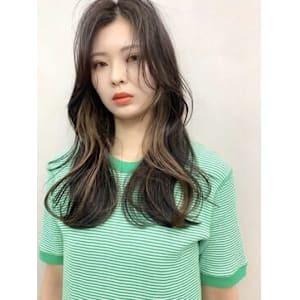 TIARA 博多店×スタイル