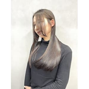 TIARA 博多店×スタイル