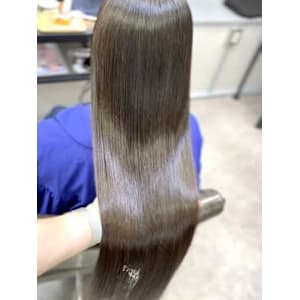 TIARA 博多店×スタイル