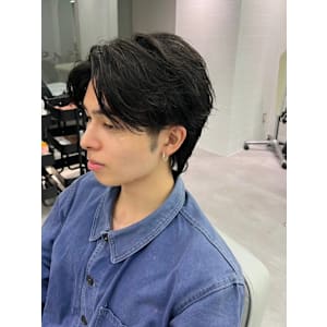 センターパート　カルマへア　コンマヘア　韓国風　ブラックヘア - BAYROOM by HONEY omotesando【ベイルーム バイ ハニー オモテサンドウ】掲載中