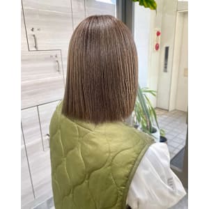 ボブ×ベージュカラー