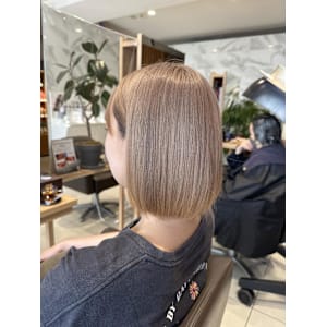 ハイトーンベージュ