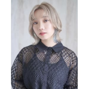 ホワイトベージュ　ペールブルー　ボブ　姫路