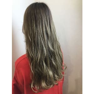 緩ウェーブ×オリーブカラー×ベージュ