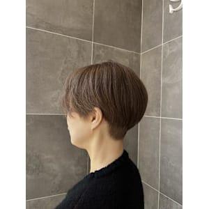 寒色系ベージュ