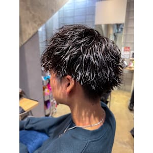 メンズ　ゆるめツイストスパイラルパーマ