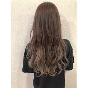 グラデーションカラー×ナチュラルベージュ