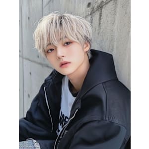 韓国風アップバング黒髪カルマパーマダウンパーマメンズカット