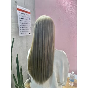 オリーブグレージュ