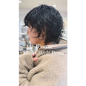外国人風アンニュイショートウルフパーマ
