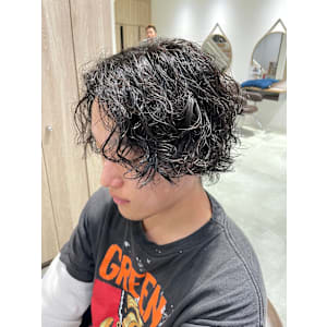 ラフな印象のツイストスパイラル【三軒茶屋】