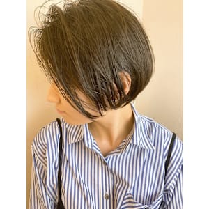 前髪なしショートボブ