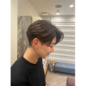 メンズ/縮毛矯正/髪質改善/パーマ/カット/センターパート