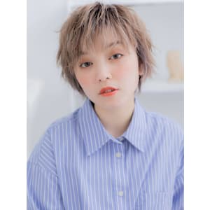 フレンチカジュアルくせ毛風マッシュパーマ　ホワイトブロンド