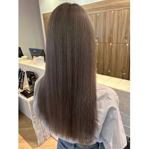 ミルクティーベージュ　くすみカラー　ハイトーンロング