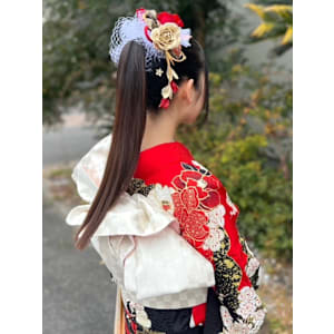 成人式ヘアセット　ポニーテール　ストレート　タイトポニー