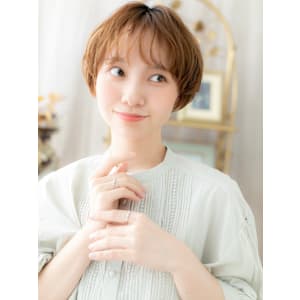 小顔ゆるふわ外国人風くせ毛マッシュパーマ　くすみベージュ