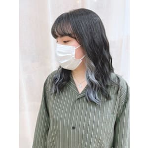 クールさをプラスして大人かわいいを演出＊インナーシルバー