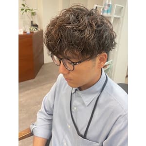 スパイラルパーマ　マッシュ　ツーブロック　シャドウパーマ