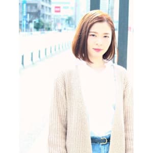 柔らかブラウン×ツヤツヤボブスタイル