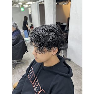 緩めツイストスパイラルパーマ/簡単スタイリング/池袋