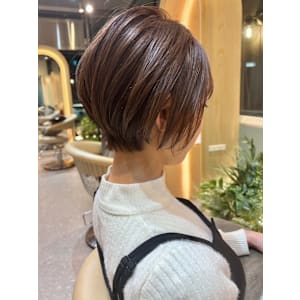 レイヤーボブ　前下がり　顔周りレイヤー　簡単スタイリング