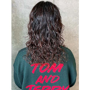 ウェーブパーマ　セミロング　簡単スタイリング　ハードパーマ