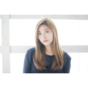 ライトベージュ/かき上げバング/内巻きワンカール