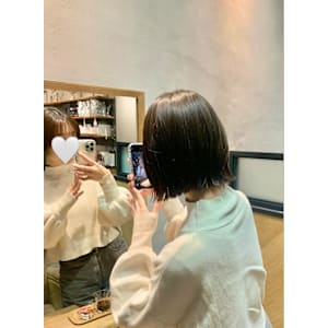 冬の透けるグレージュ