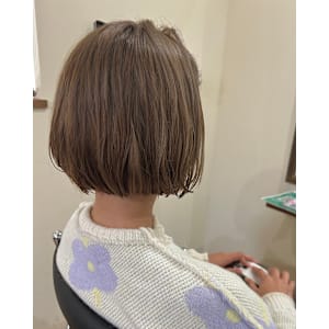 明るいベージュボブ