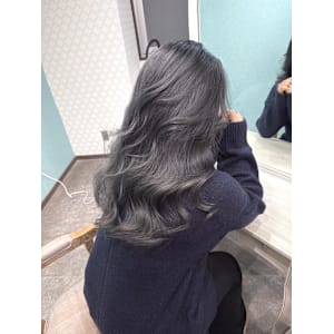 落ちるダークグレー - Bulansis Hair【ブランシス ヘアー】掲載中