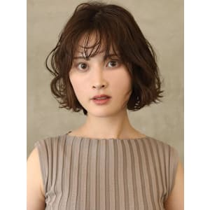 くるんとカールのボブスタイル