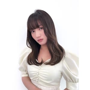 mina by ONE's×スタイル - ONE's Chloe 原宿店 ケアブリーチ/ダブルカラー/インナーカラー【ワンズクロエハラジュクテン ケアブリーチダブルカラーインナーカラー】掲載中