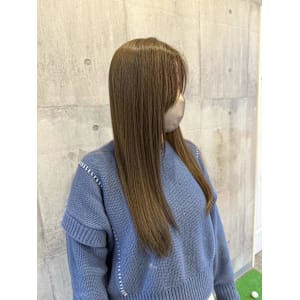 オリーブベージュ