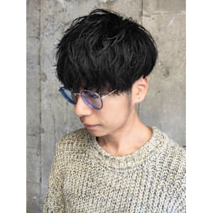 ツーブロック　マッシュ　黒髪　束感