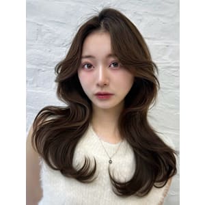 柔らかい雰囲気になるブラウン【三軒茶屋】