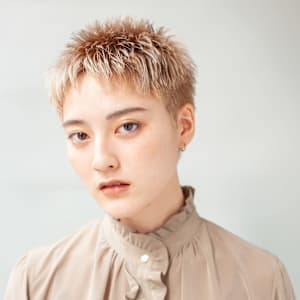 ハイトーン　ショートヘア　ベリーショート