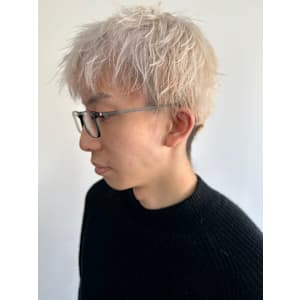 ホワイトブロンド　ブリーチカラー　デザインカラー