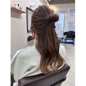 【Look at】ハーフアップゆるお団子デイアレンジヘア