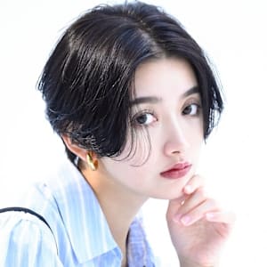 [Inity]フェザーショート×ブルーカラー[縮毛矯正/髪質